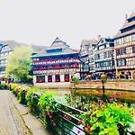 Cosy & Quiet Flat In Historical Lively Center Of Strasbourg